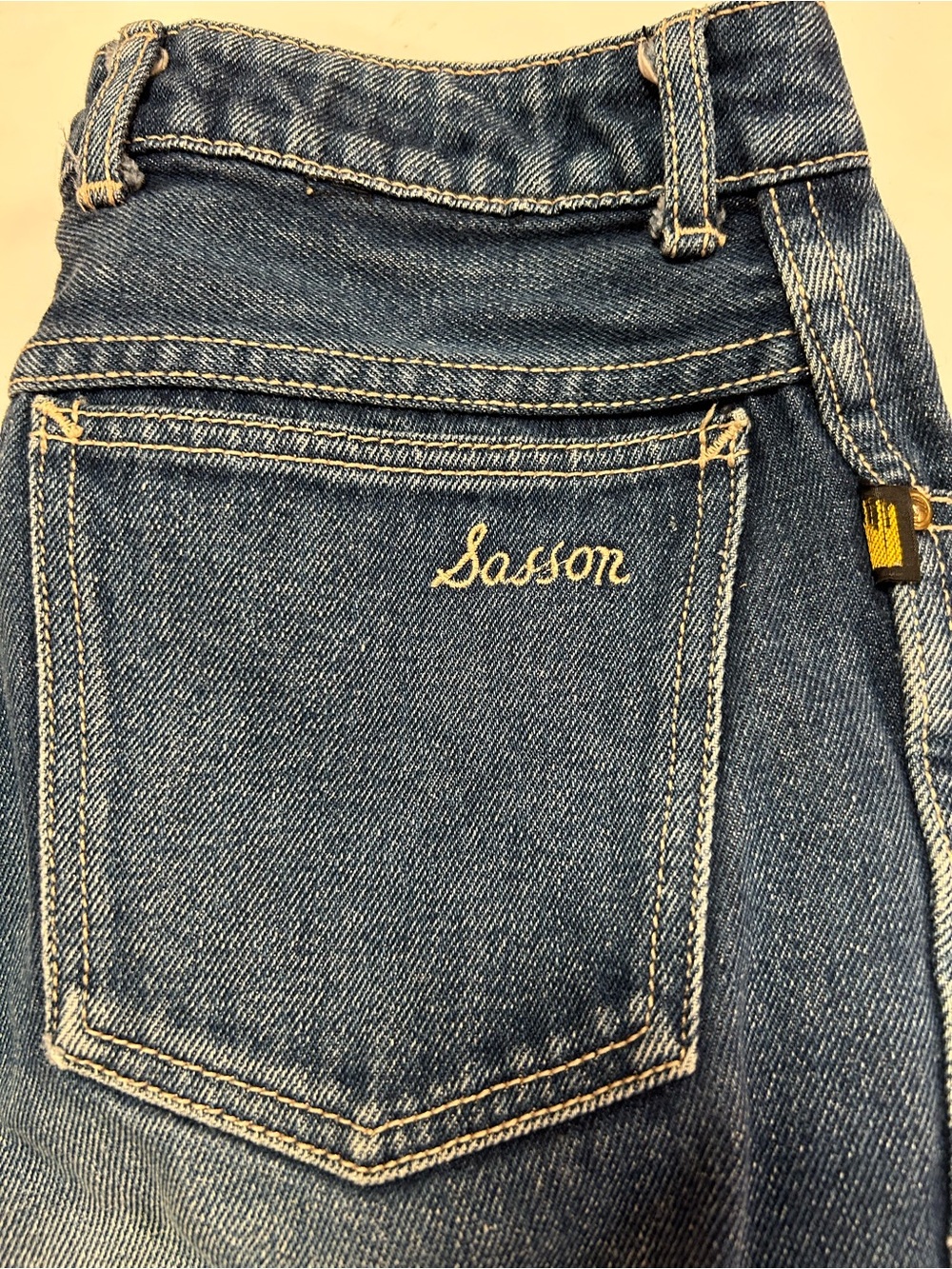 Sasson vintage jeans 27” waist, 41” from top of waistband to bottom